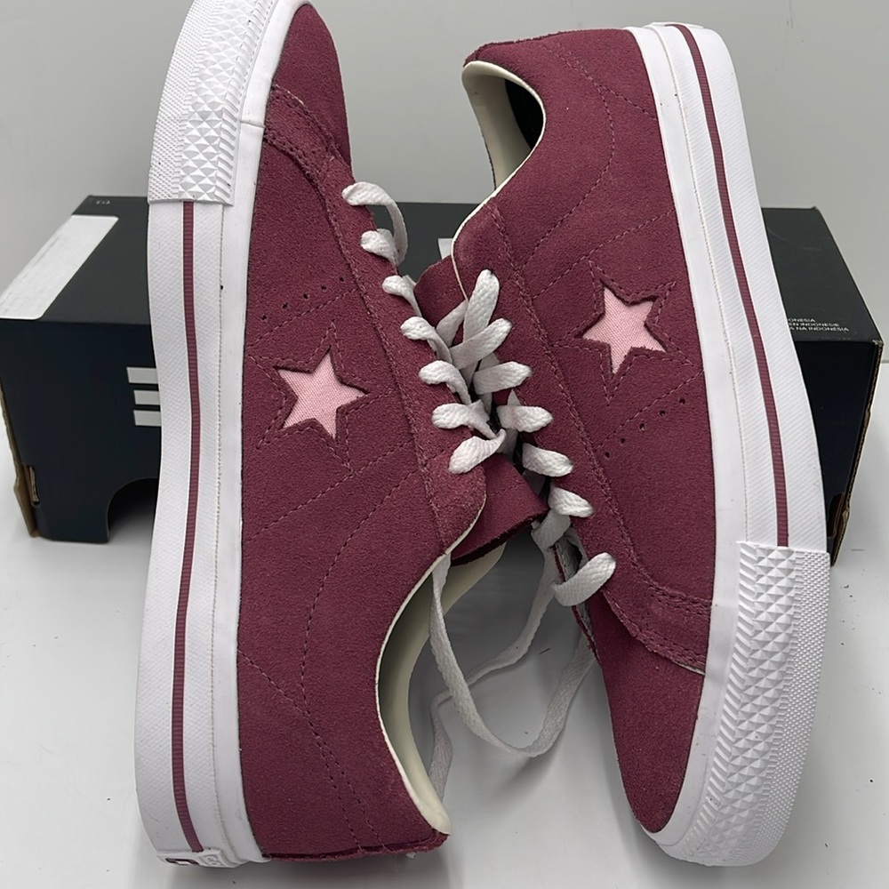 Converse Men’s Burgundy Sneakers with Star Detail
A11099C
ONE STAR PRO OX GREY/ - Picture 10 of 16